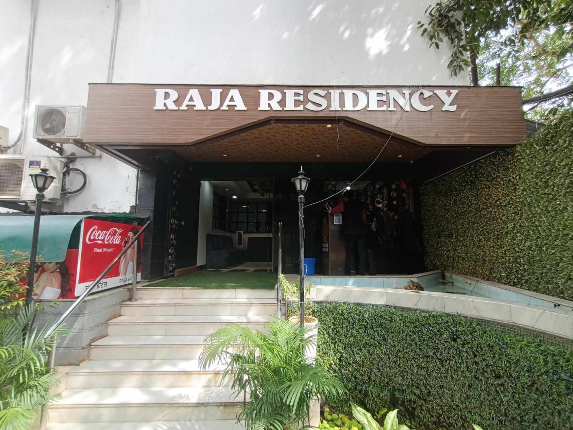 Raja Hotel Kalyan Exterior photo